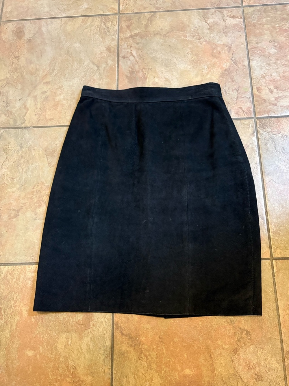 Skirt     Shell: 100% Leather Lining: Nylon